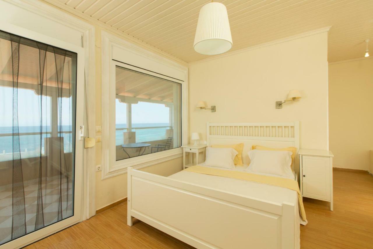 Magnificent Seascape Villa On A Secluded Beach Nea Moudania Dış mekan fotoğraf