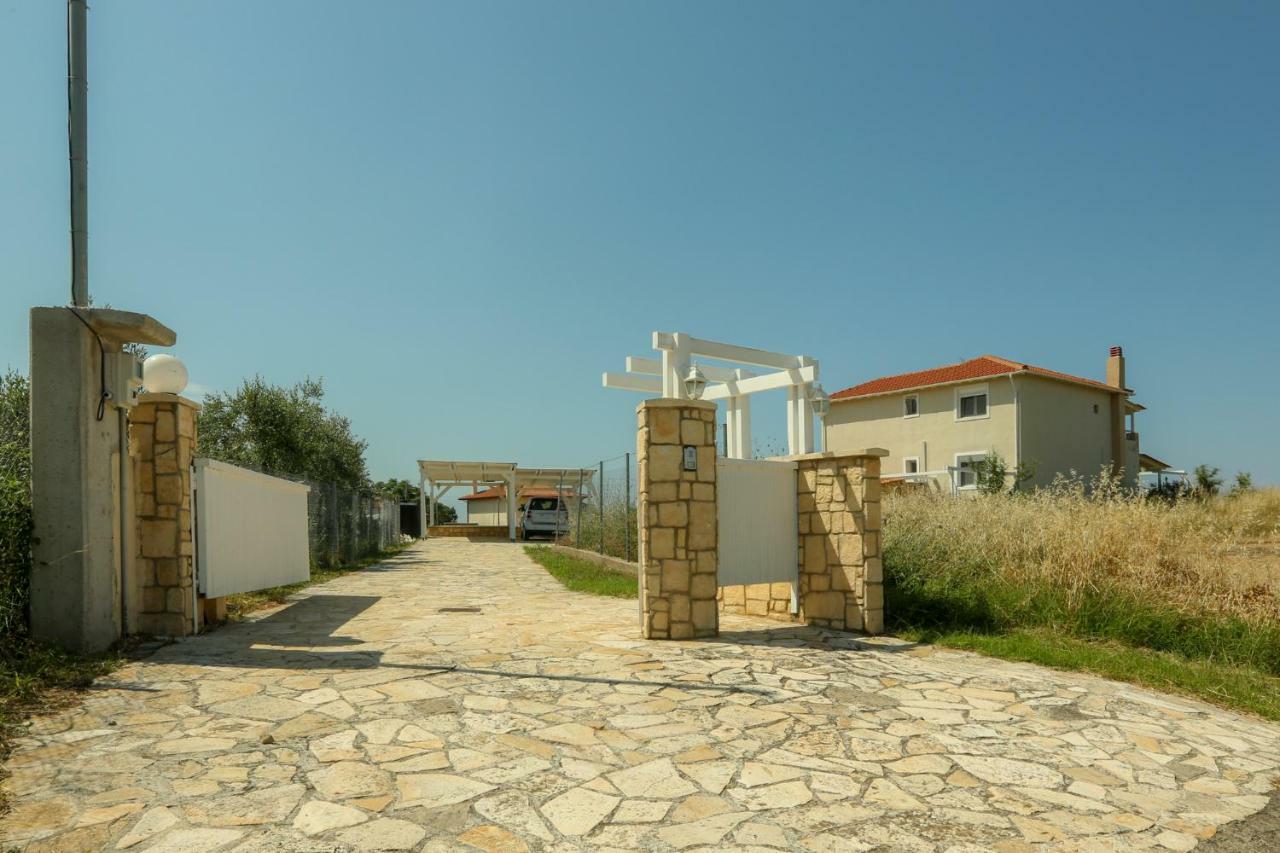 Magnificent Seascape Villa On A Secluded Beach Nea Moudania Dış mekan fotoğraf